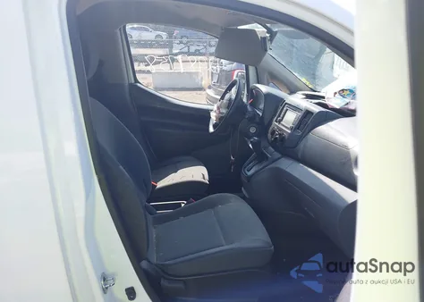 2017 Nissan Nv200 Sv z USA, uszkodzony, nr VIN 3N6CM0KN8HK713465